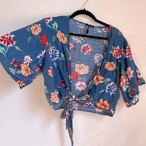 Floral front tie crop blouse